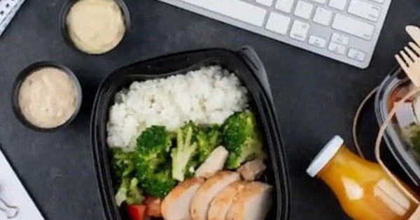 Làm sếp, ở biệt thự, tôi vẫn mang cơm đi làm mỗi ngày