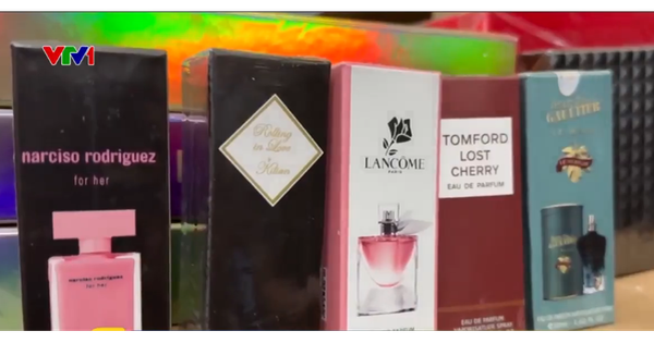 Phát hiện kho hàng nghi giả nước hoa LV, Lelabo giữa phố cổ Hà Nội