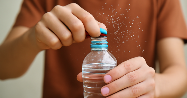 Loại nước quen thuộc chứa 240.000 hạt vi nhựa: Sẽ tăng gấp 2-4 lần nếu bạn làm việc này