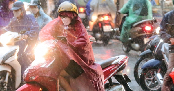 Miền Bắc sắp đón không khí lạnh, thời tiết từ oi nóng chuyển mưa dông