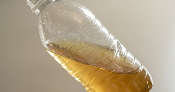 90% người bệnh đều không biết thận đang chết dần: Bác sĩ chỉ cách tự kiểm tra thận tại nhà CHỈ VỚI 1 CHAI NHỰA