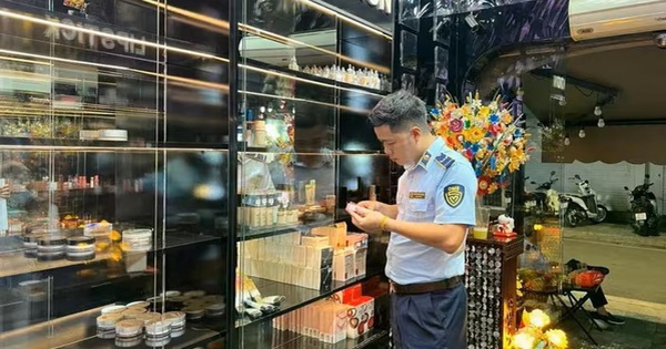 Kiểm tra đột xuất Công ty Tinna Lê Make Up: Phát hiện và tạm giữ gần 400 mỹ phẩm nhập lậu