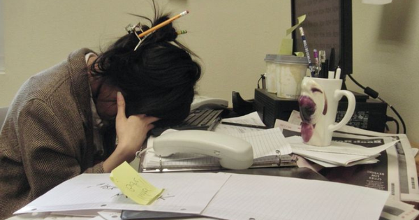 Làm 8 tiếng hay 13 tiếng, lương cũng chỉ 15 triệu