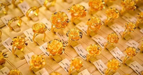Giá vàng nhẫn, vàng SJC sáng 12/6 tăng sốc