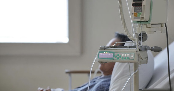 ĐỘT QUỴ NÃO, mất 5 tiếng phẫu thuật và chịu di chứng cả đời, thanh niên 25 tuổi mếu máo: ‘Giá như tôi nói KHÔNG với món ăn này!’