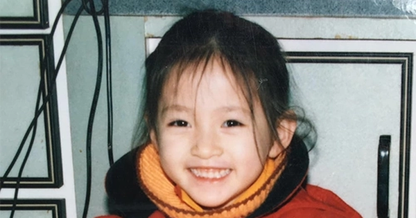 Đố bạn nhận ra nàng Hậu trong bức ảnh này là ai: Trưởng thành đã xinh đẹp hơn người còn học cực đỉnh đấy nhé!