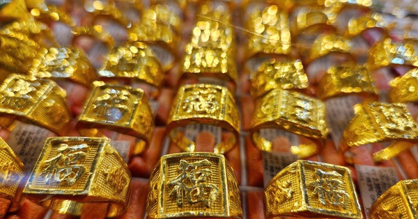 Giá vàng hôm nay 15-6: Đồng loạt dự báo tăng tiếp
