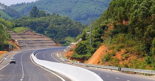 Gói thầu của Vinaconex tại cao tốc Vĩnh Hảo - Phan Thiết: Mới sử dụng 2 năm đã bong tróc, xuống cấp