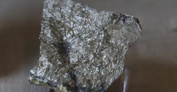 Không phải đất hiếm, Trung Quốc hạn chế xuất khẩu một loại nguyên tố quan trọng khiến các nhà sản xuất ô tô ‘đau đầu’: Giá tăng gấp 4 lần chỉ trong 1 năm, Mỹ phụ thuộc rất nhiều