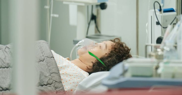 Người phụ nữ tiểu ra máu dù thận rất khỏe, không ngờ khối u “khổng lồ” ẩn nấp ở ngay đây