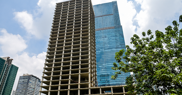 Bộ Xây dựng chỉ đạo Vicem sớm hoàn thiện tòa tháp nghìn tỷ "đắp chiếu" cả chục năm