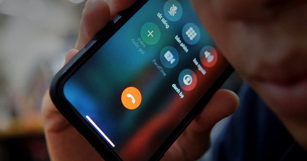 Tài khoản bay sạch tiền sau cuộc gọi lạ, sau báo công an, người đàn ông được bồi thường 20 triệu đồng