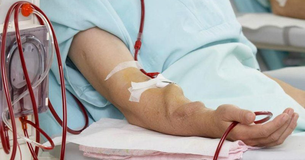 Vừa lên chức bố, người đàn ông 34 tuổi khóc lặng khi phải lọc máu 3 lần/tuần đến suốt đời vì suy thận: "Tôi cảm thấy mọi thứ như sụp đổ"