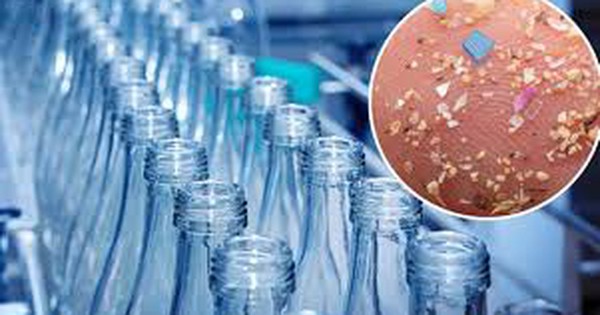Nghiên cứu gây sốc: Đồ uống trong chai thủy tinh chứa vi nhựa cao gấp 50 lần đựng trong chai nhựa