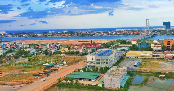 Giá đất Đồng Hới tăng gấp 4 lần sau đấu giá, có hiện tượng "gom hàng"