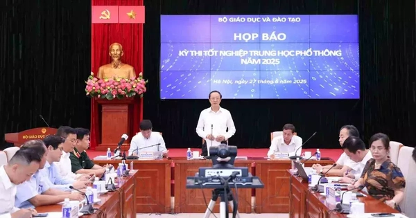 3 thí sinh sử dụng công nghệ cao chụp đề thi, chưa ghi nhận hiện tượng tiêu cực có tổ chức