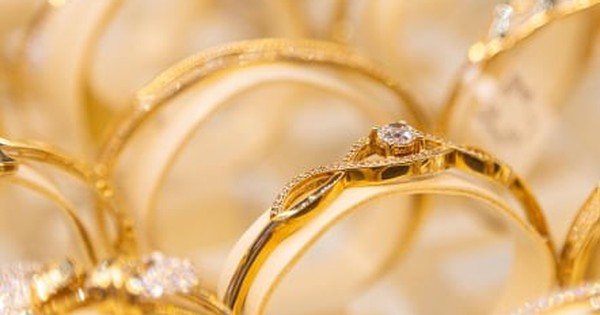 Giá vàng hôm nay 4/6: Rớt mạnh sau phiên tăng phi mã