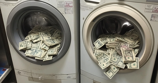 Tịch thu gần 4 tỷ đồng nhét trong máy giặt của một công ty điện máy