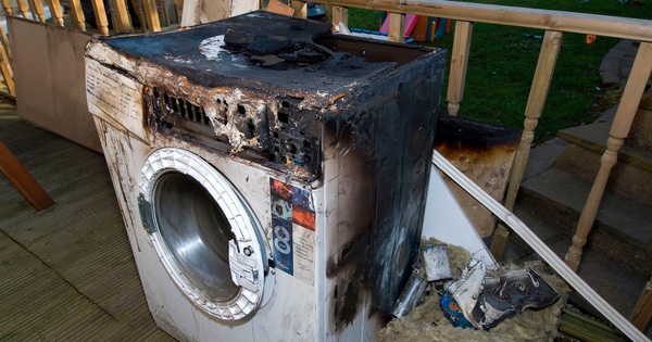 5 thứ tuyệt đối không cho vào máy giặt, đã không thể giặt sạch còn gây nguy hiểm