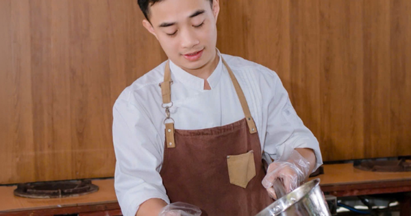 Hành trình truyền lửa đam mê nấu ăn của chàng bếp trưởng gây sốt TikTok