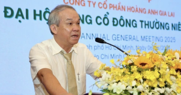 Sau chuối và heo, Bầu Đức chuyển sang trồng dâu...