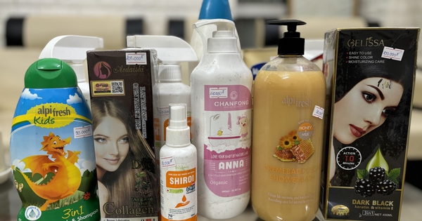 Kiểm tra đột xuất công ty Minh Ngọc Group ở Hải Dương: Phát hiện hơn 900 mỹ phẩm, sữa tắm người lớn, trẻ em, chất tẩy rửa… quá hạn sử dụng