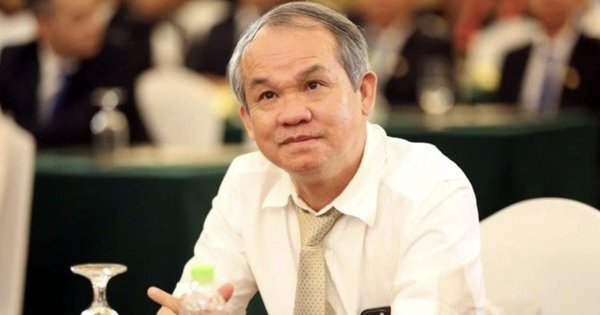 Bầu Đức lý giải việc xin thưởng 12 triệu cổ phi...