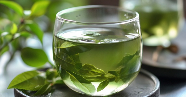 Người Việt có loại nước rẻ bèo là "lăn khử mùi tự nhiên", uống đều giúp cơ thể vừa thơm tho vừa chống viêm, chống nắng