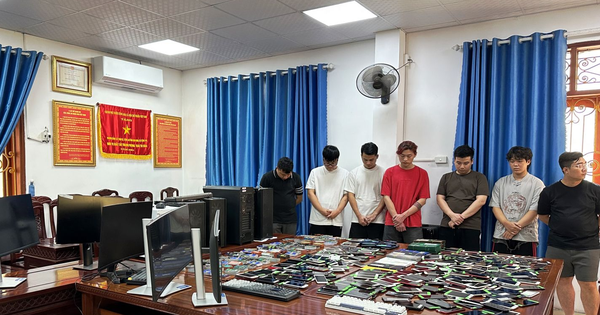 Thu giữ 3.000 thẻ tài khoản ngân hàng, 400 điện thoại di động,....: Công an tìm những người từng mở và bán tài khoản cho các đối tượng sau