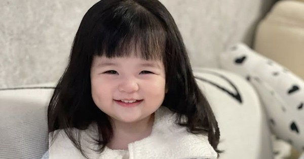 Dân gian có câu "Con hay cười, bố mẹ dễ làm ăn": Đứa trẻ có phúc tướng tự khắc sẽ mang đến vận may cho gia đình