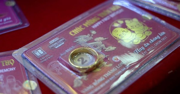 Giá vàng hôm nay 8/6: Kim loại quý lao dốc