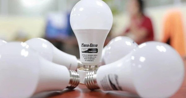 CEO Bóng đèn Phích nước Rạng Đông: "Đang bão táp, sóng gió, chúng ta không thể cứ hăng hái đặt mục tiêu năm sau tăng hơn năm trước được"