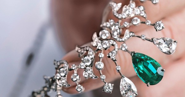 Chuyện giờ mới kể: Ba kỹ xảo kim hoàn biểu tượng của Chaumet – “phù thuỷ phục chế” cho bảo tàng Louvre