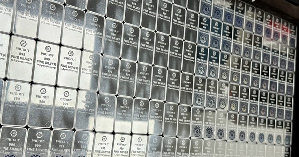 Giá bạc biến động nhẹ phiên đầu tuần