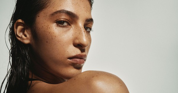 Dưới kính hiển vi: Sự thật về “Da thiếu nước, thừa dầu”