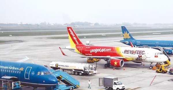 Giá vé máy bay ra Hà Nội tăng nóng dịp 2/9, ngang vé Tết