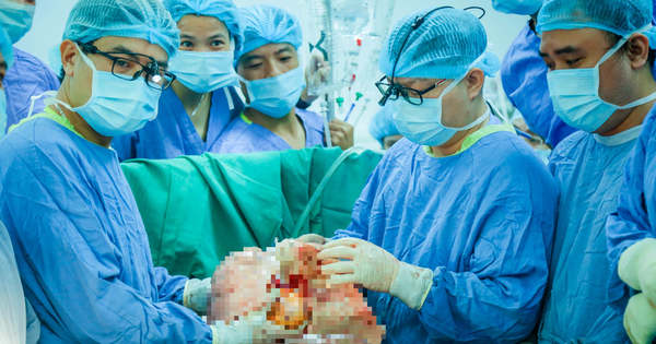 Kỳ tích y học Việt Nam: Lần đầu tiên ghép thành công đồng thời tim - phổi cho người bệnh suy đa tạng, hơn 40 bác sĩ trực tiếp tham gia