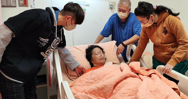 Hay uống cà phê đặc, ăn mì gói, nữ công nhân ngã gục bên bàn máy may vì tai biến mạch máu não