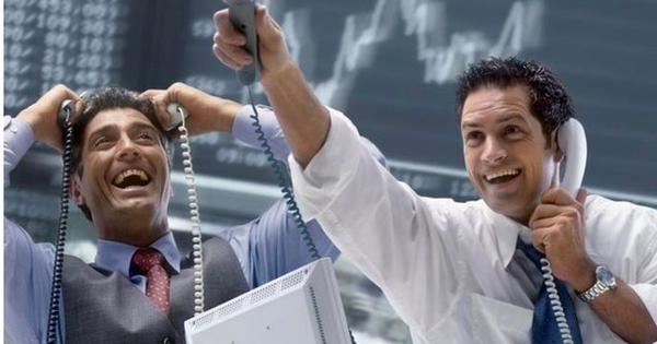 Tung gần 900 tỷ "gom" cổ phiếu Việt Nam trong phiên cuối tuần, tự doanh CTCK đang săn lùng mã nào nhiều nhất?