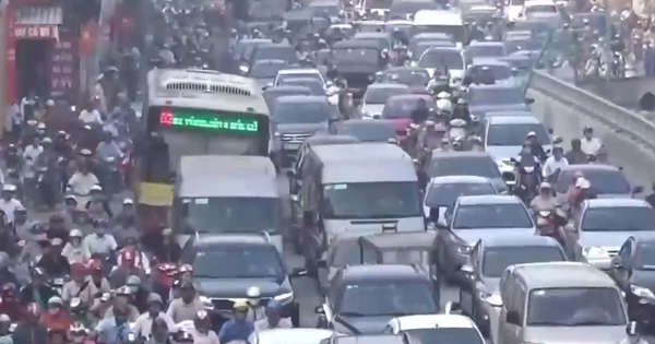 Hà Nội tổng rà soát ô tô, xe máy xăng dầu