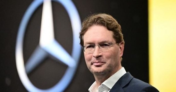 CEO Mercedes-Benz: Ngành ô tô châu Âu sẽ sụp đổ nếu cấm xe xăng