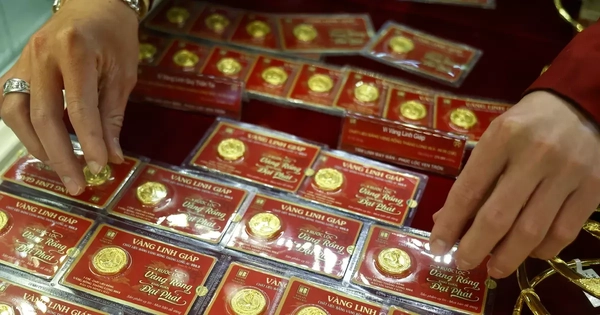 Giá vàng ‘neo’ cao, doanh nghiệp tăng mạnh mua vào