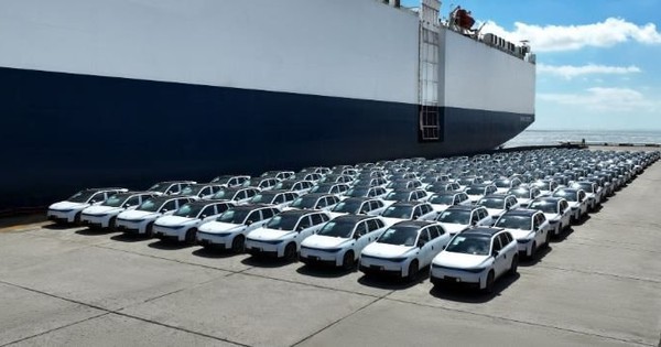 Từ kẻ vô danh đến "hắc mã" ngành xe điện Trung Quốc: Startup 10 năm tuổi bất ngờ báo lãi, tự tay phát triển, sản xuất tất cả