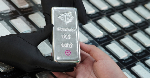 Giá bạc biến động nhẹ, chờ đợi các dữ liệu kinh tế Mỹ