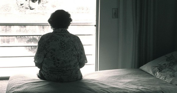 Về già, muốn an vui bên con cháu, có 3 KHÔNG cần khắc cốt ghi tâm