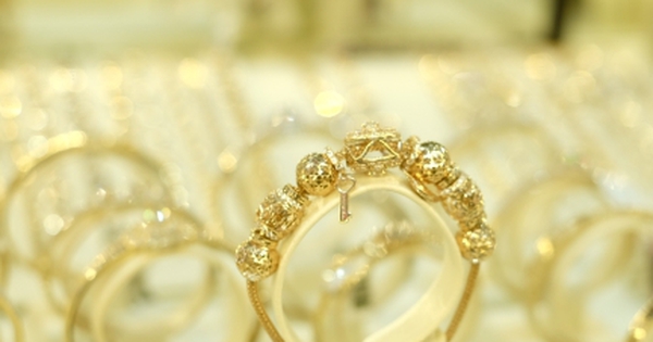 Giá vàng hôm nay 21/8: Quay đầu bật tăng