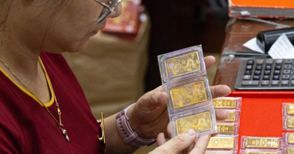 Giá vàng nhẫn và vàng miếng đều đạt đỉnh mới