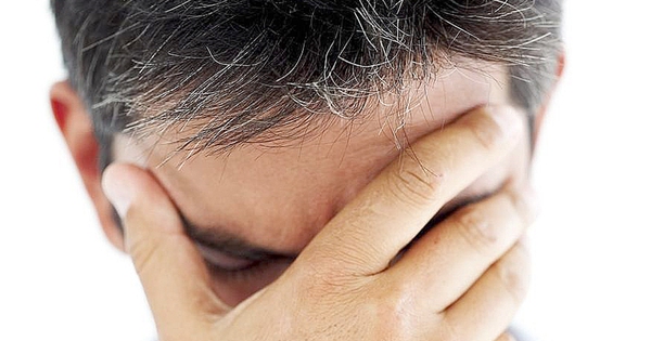 Bất ngờ với "thủ phạm" khiến tóc bạc sớm: Rất hay gặp ở người trẻ, không phải thức khuya hay hút thuốc lá