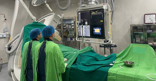 Người đàn ông 45 tuổi bất ngờ ngã quỵ, ngất bên vệ đường sau khi chơi thể thao