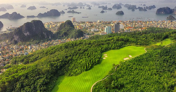 1 sân golf ở Việt Nam có vị trí nhìn thẳng ra vịnh biển, cách trung tâm hơn 10 phút di chuyển, được tạp chí Mỹ khẳng định: Đẹp top 3 thế giới